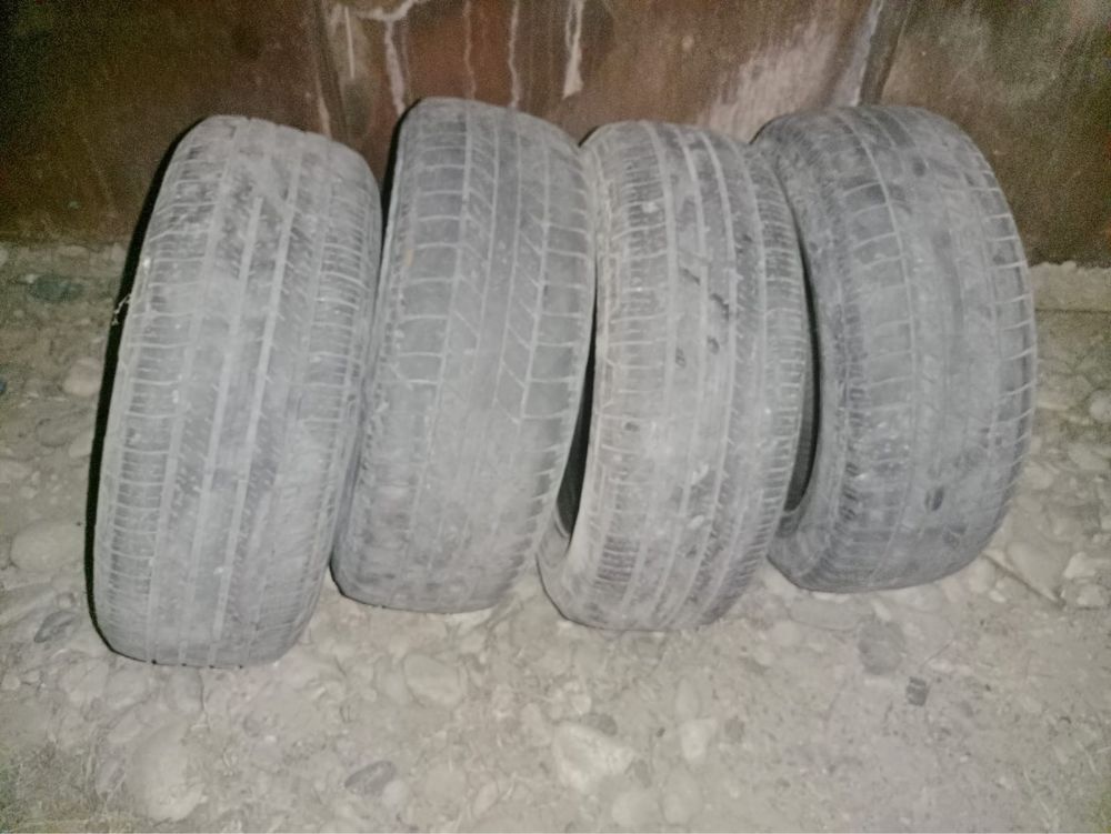 Продам шины срочно буу  комплект 40.000