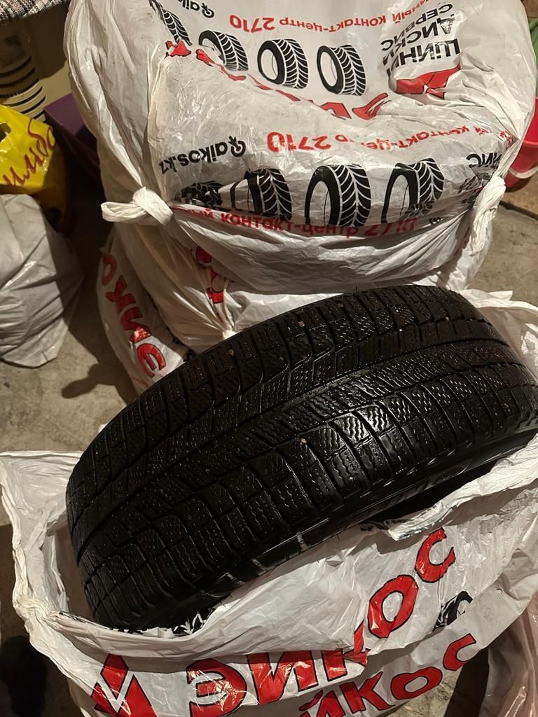 Шины  Michelin зимние 225/60/17  б/у
