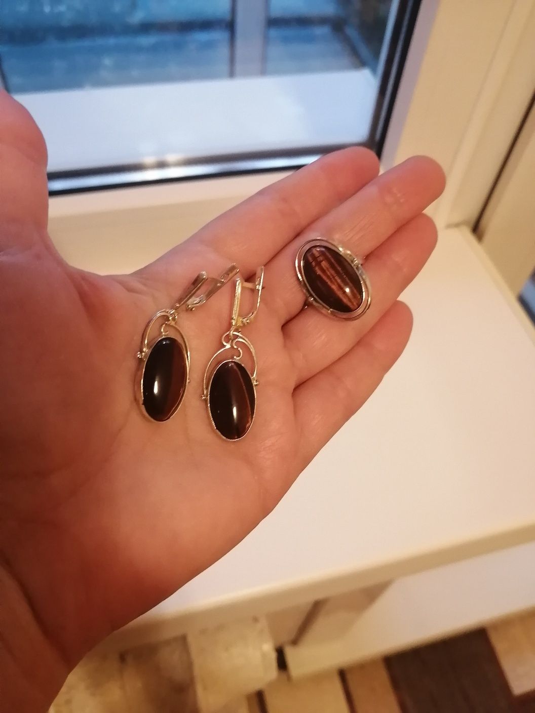Продам серьги и кольцо тигровый глаз