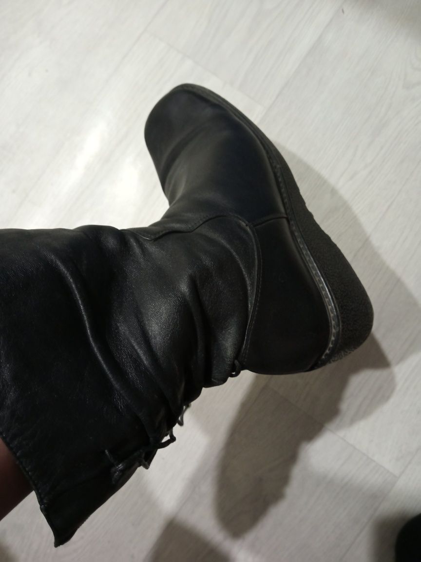 Женские сапоги зимние р.37-38 продам.