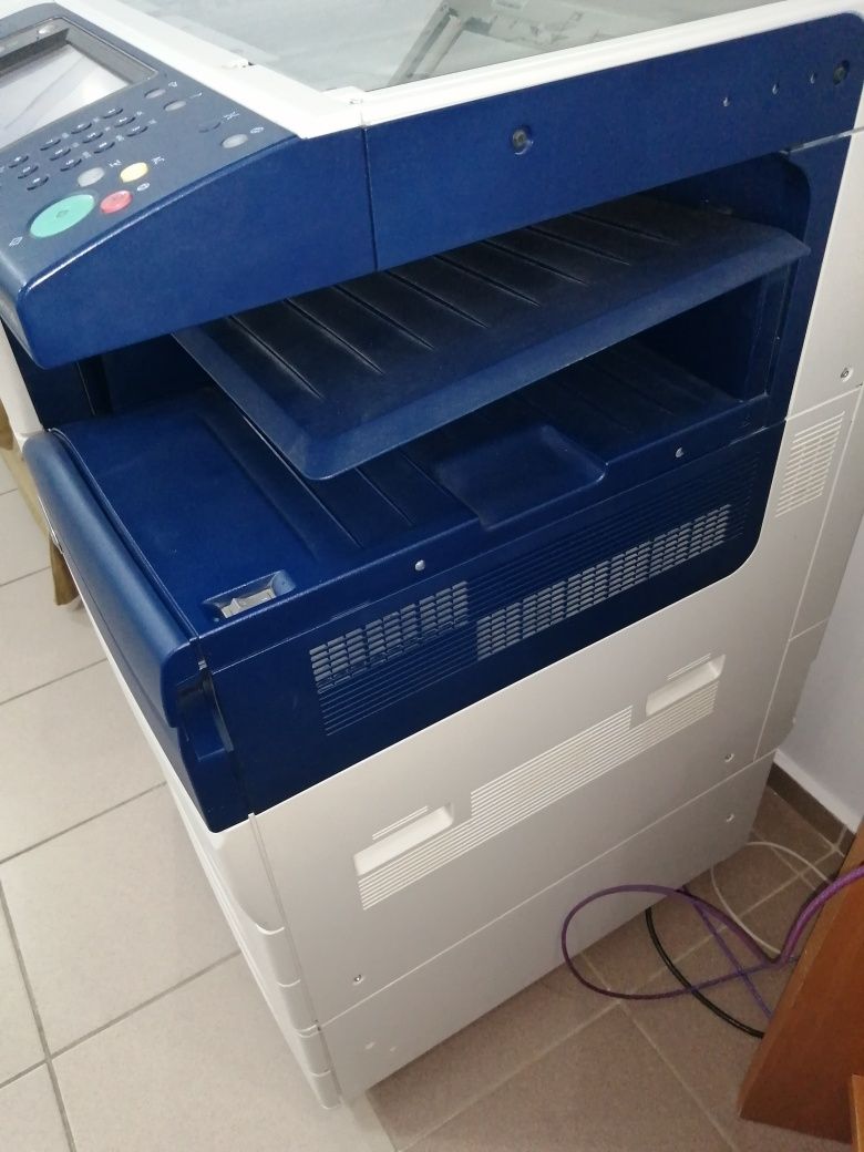 Продам Xerox 7120
