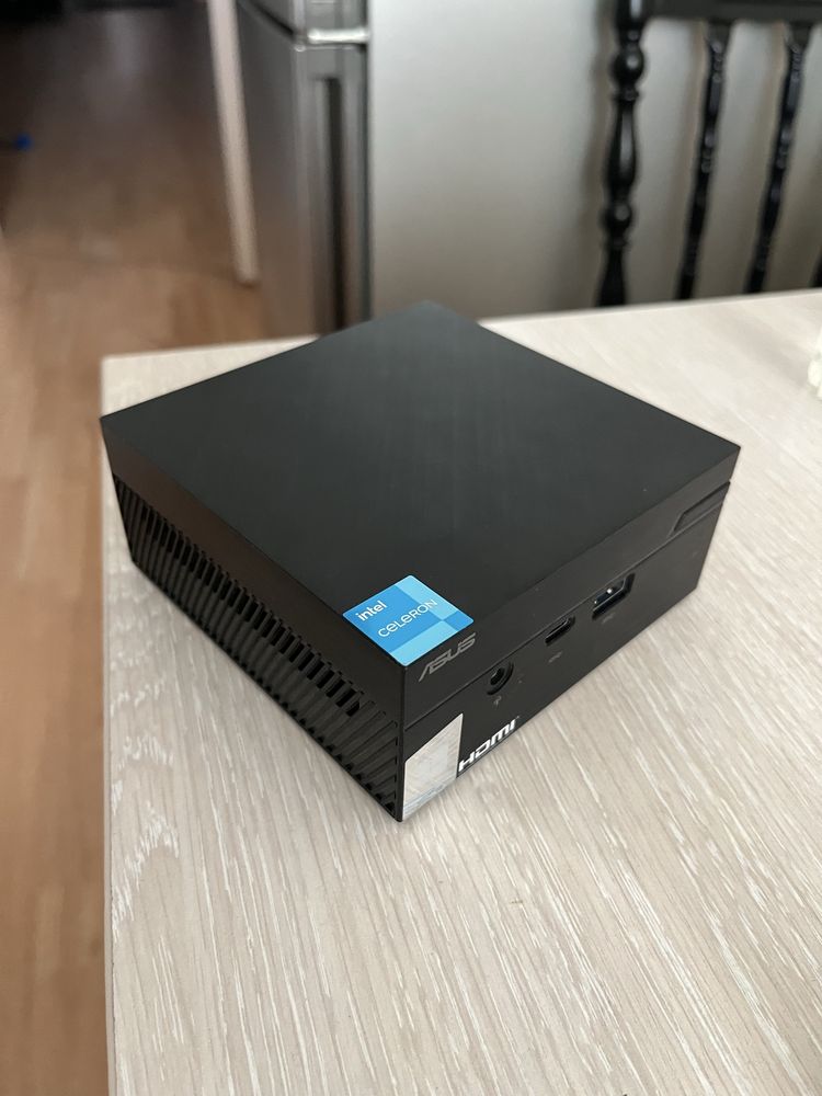 Мини компьютер Asus mini PC
