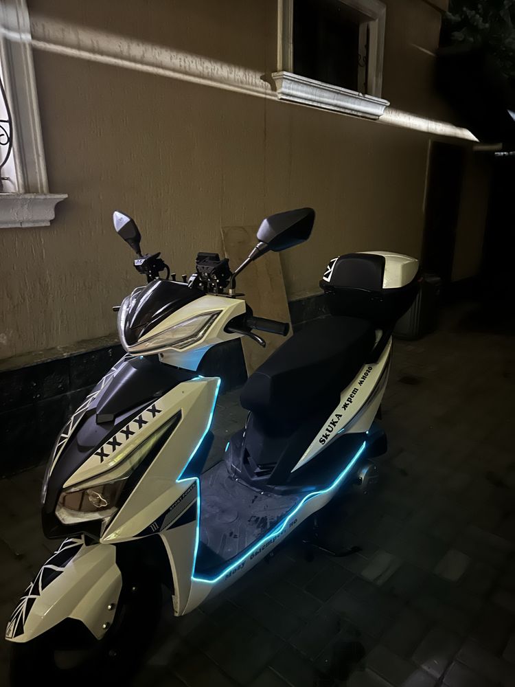 Мопед m8 Venom 2023