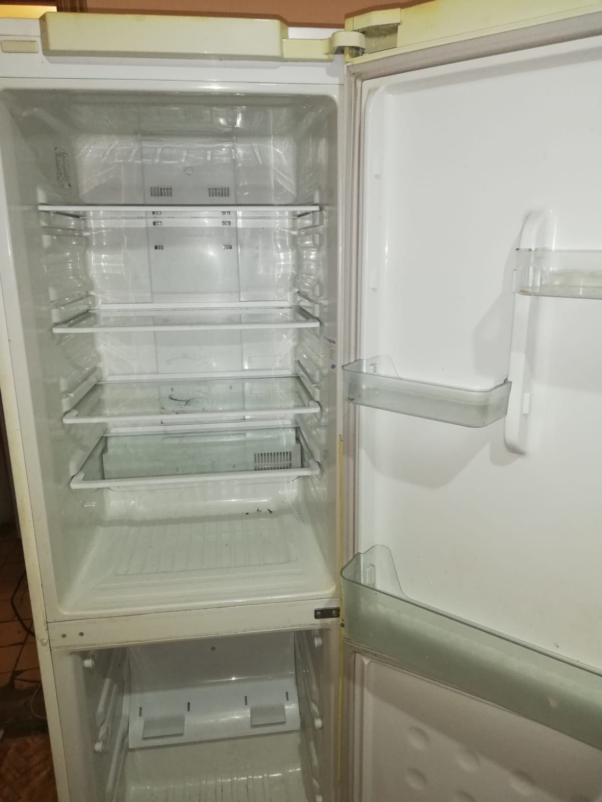 Продам холодильник нофрост