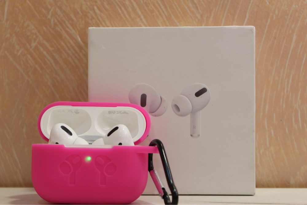 AirPods Pro новые +чехол
