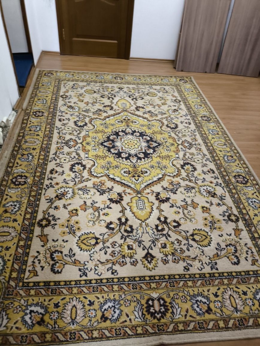 Продам ковры натуральные разных размеров