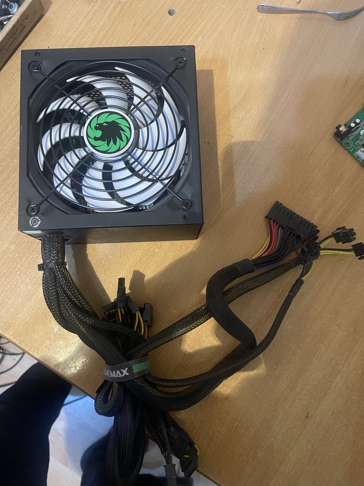 Блок питание Gamemax 650w 80pluse bronze