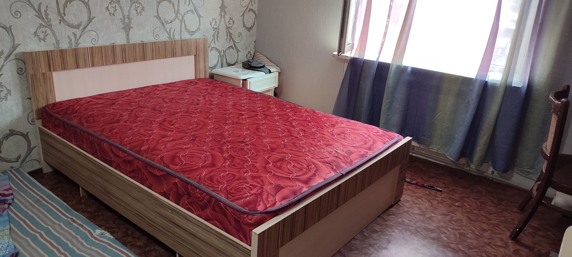 Двухспальная кровать