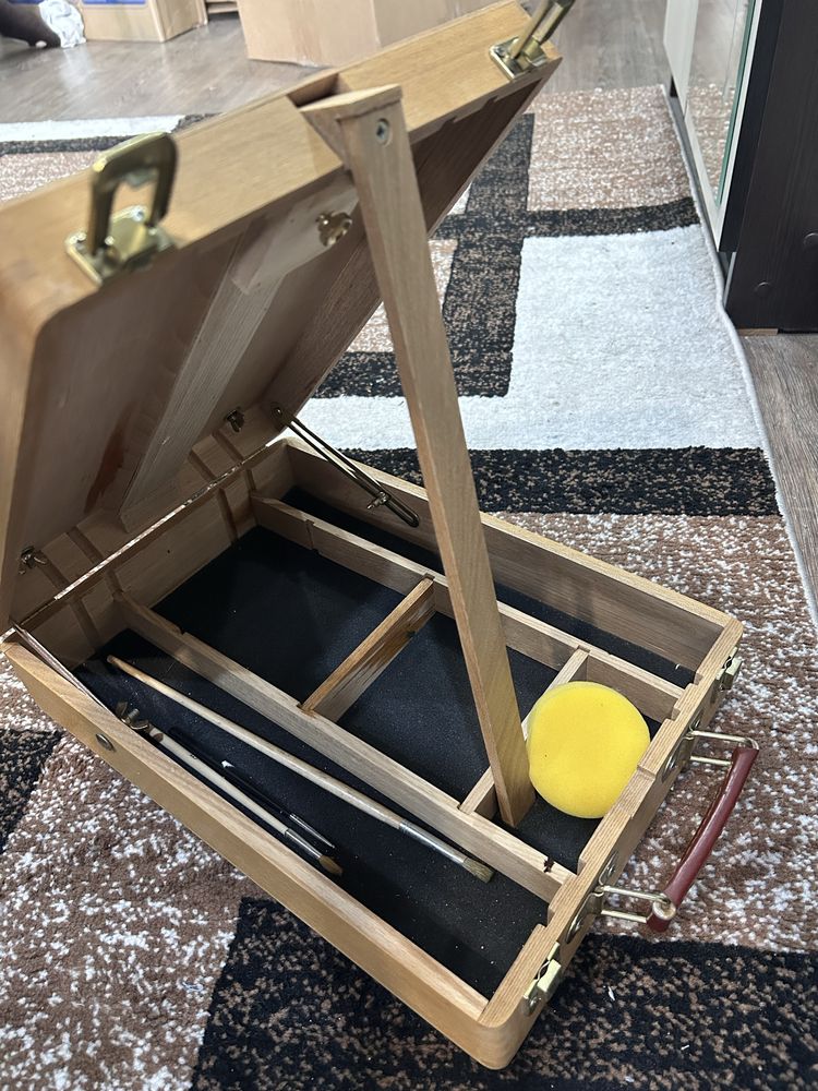 Продам мольберт настольный
