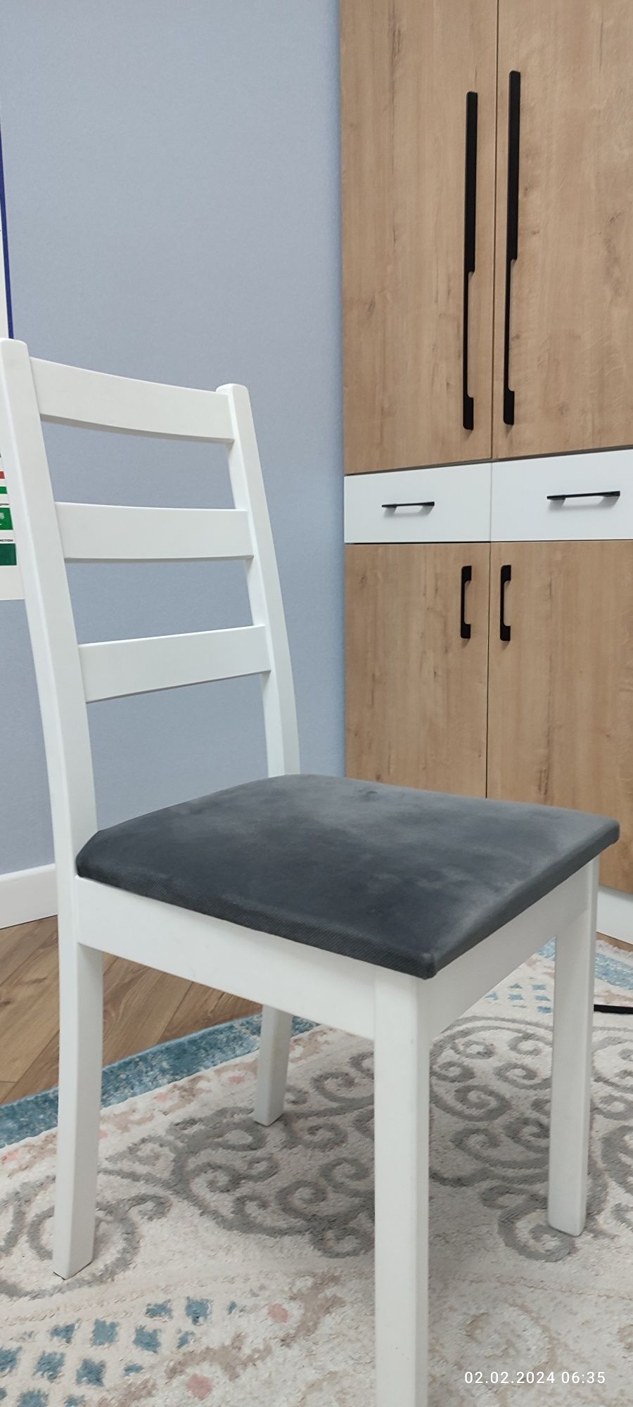 Продам стол 8 стуля