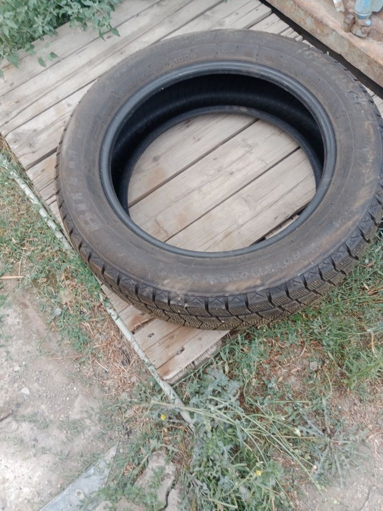 Шины R18 зимние.