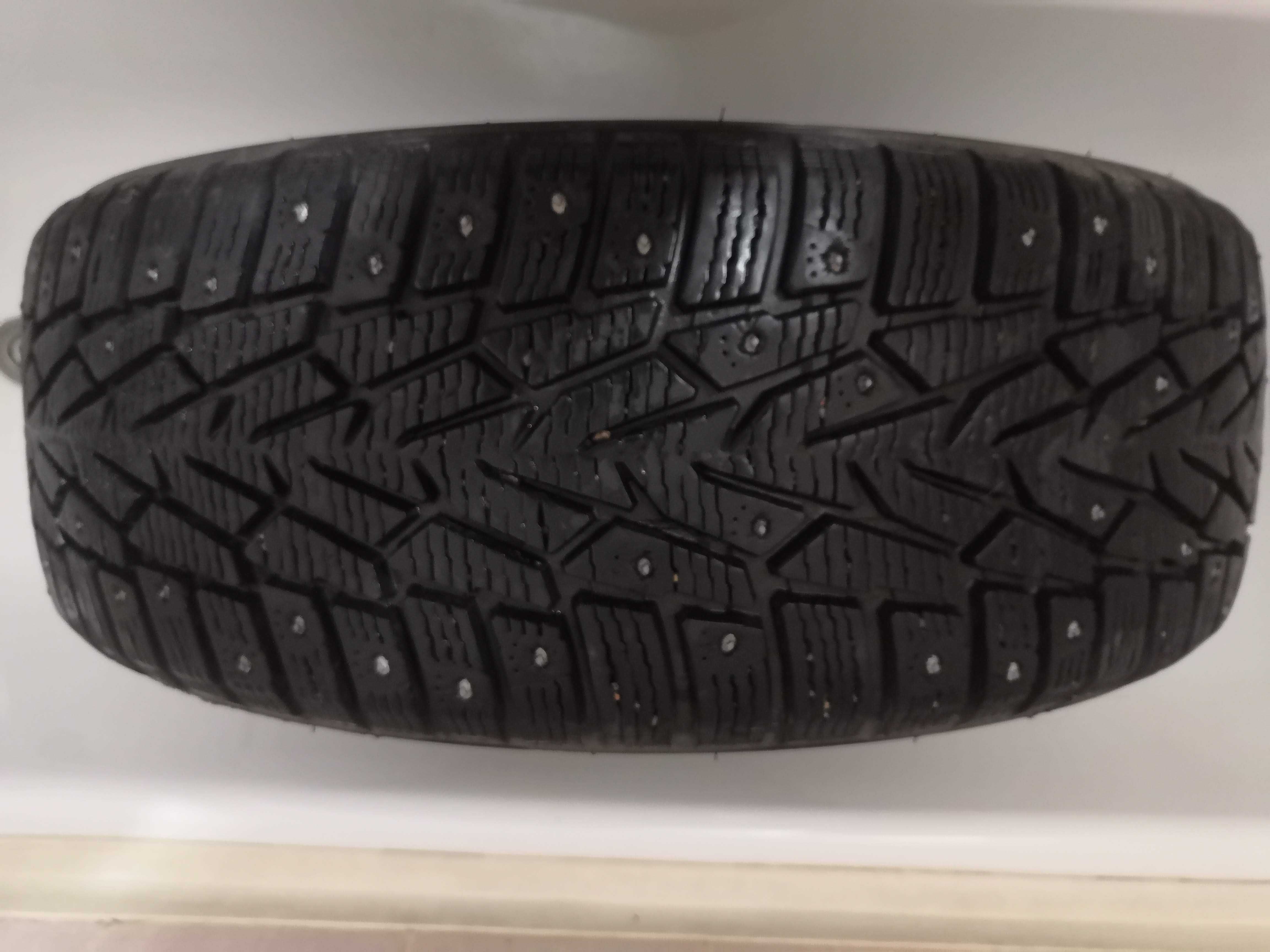 Nokian Nordman 7 SUV 215/65 R16 на дисках Nissan