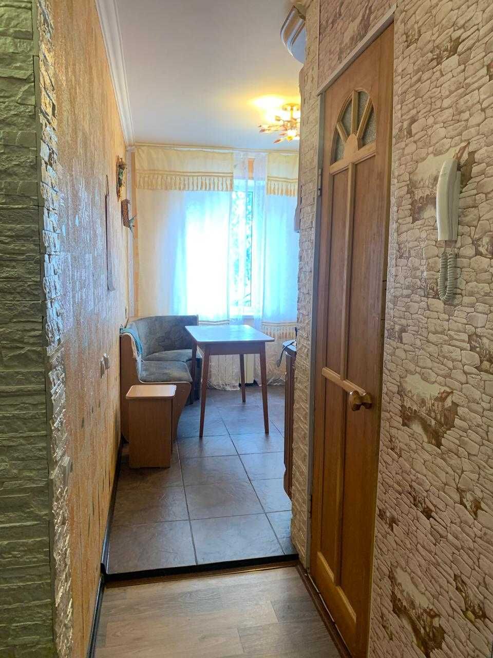 №1352. Продается 3-х комнатная кв. у/п на 3 "А" микрорайоне.
