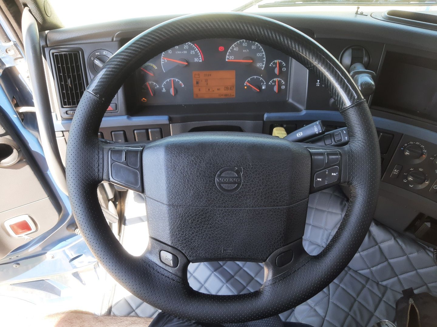 Оплётка на руль (руль чехол на выезд) Фура. DAF. VOLVO. RENO. MERCEDES
