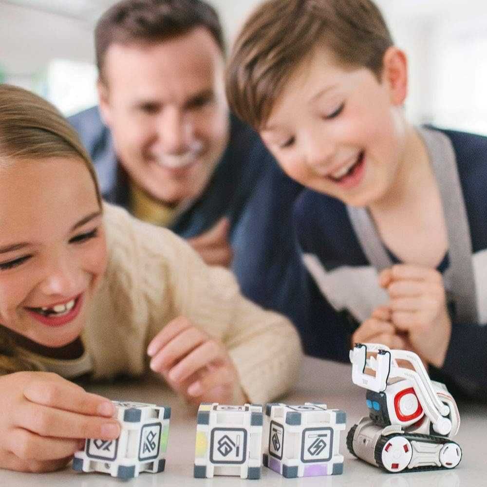 Умный робот с искусственным интеллектом Cozmo (Anki)