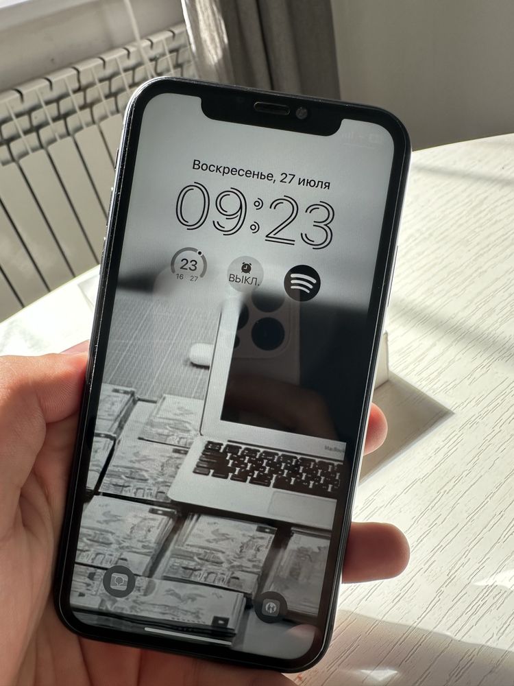 iPhone 11 slim box
