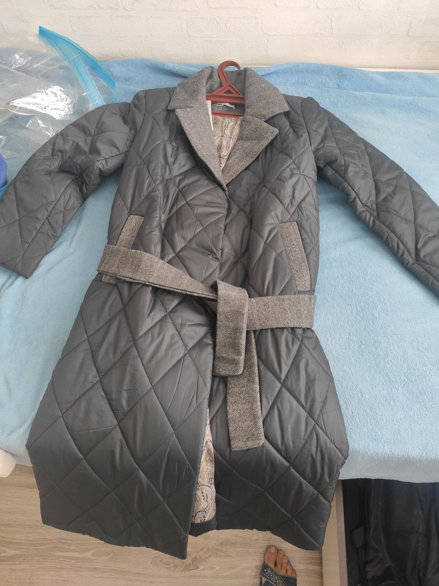 Продам новую куртку- пальто