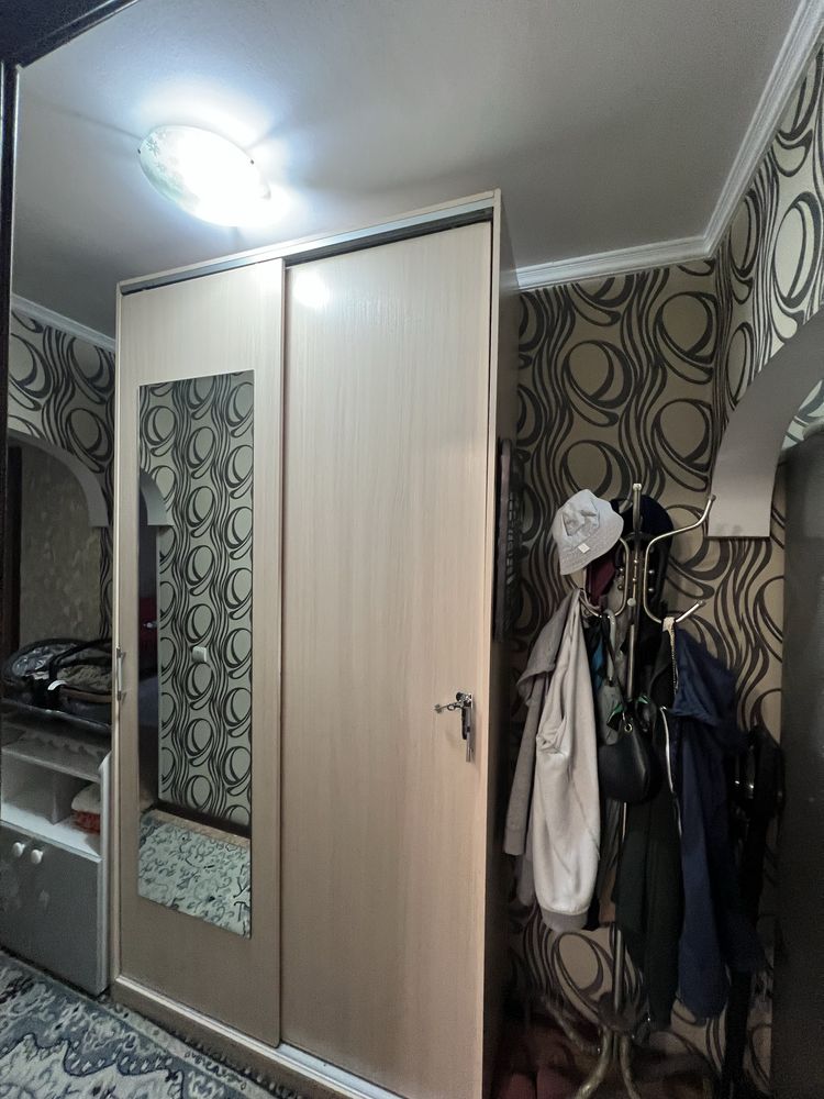 Продам шкаф для прихожей б/у