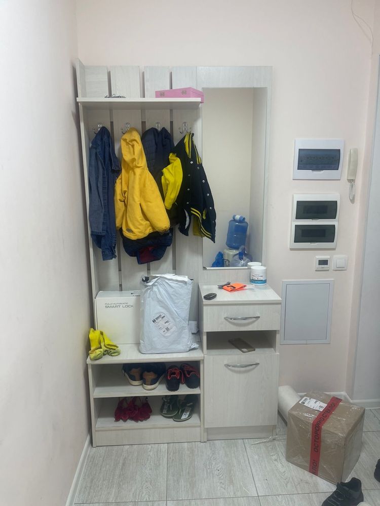 Продается прихожие