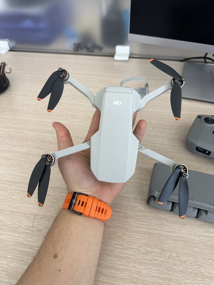 DJI Mini 2 Fly More Combo