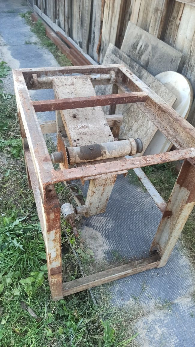 Продам циркулярку,долбежник, фрезер и разное .