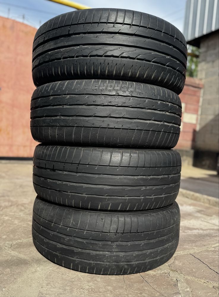 Продам резину 235/55/18 лето maxxis