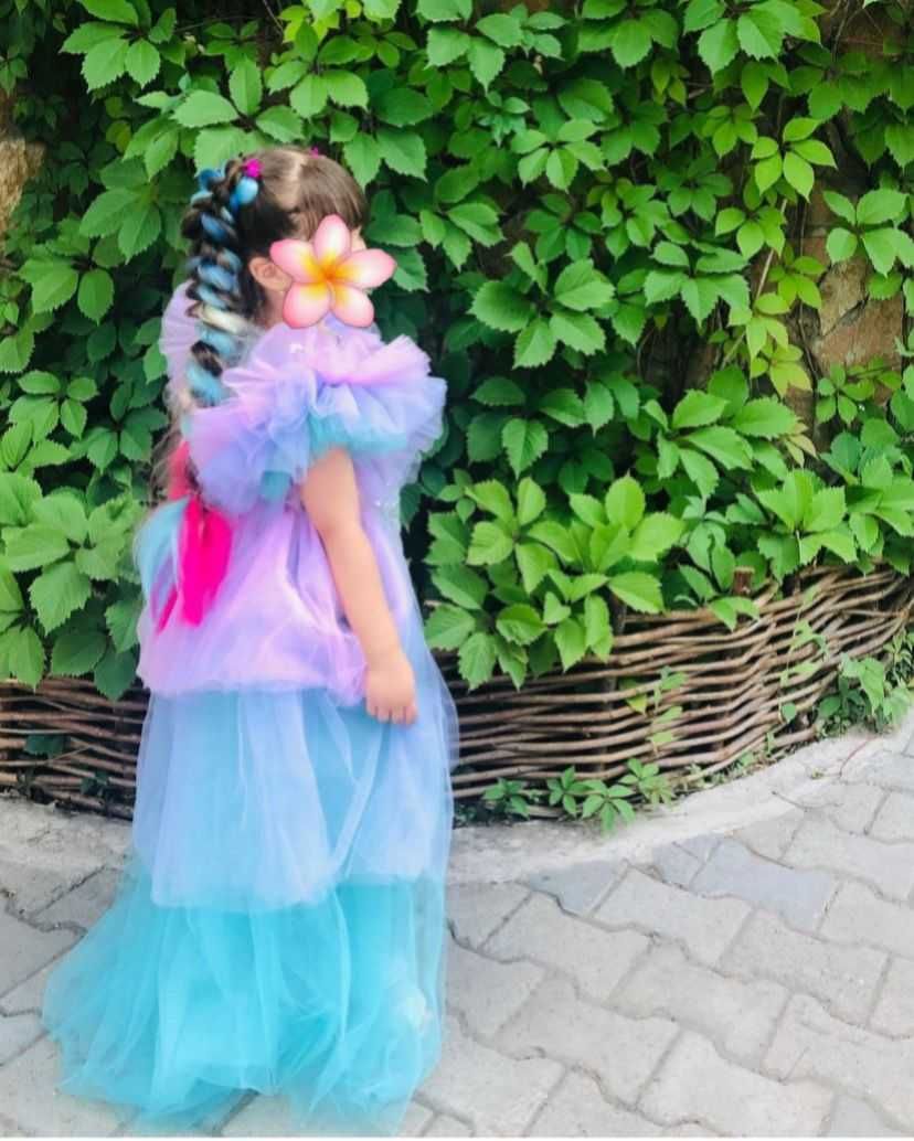 Нарядное пышное платье