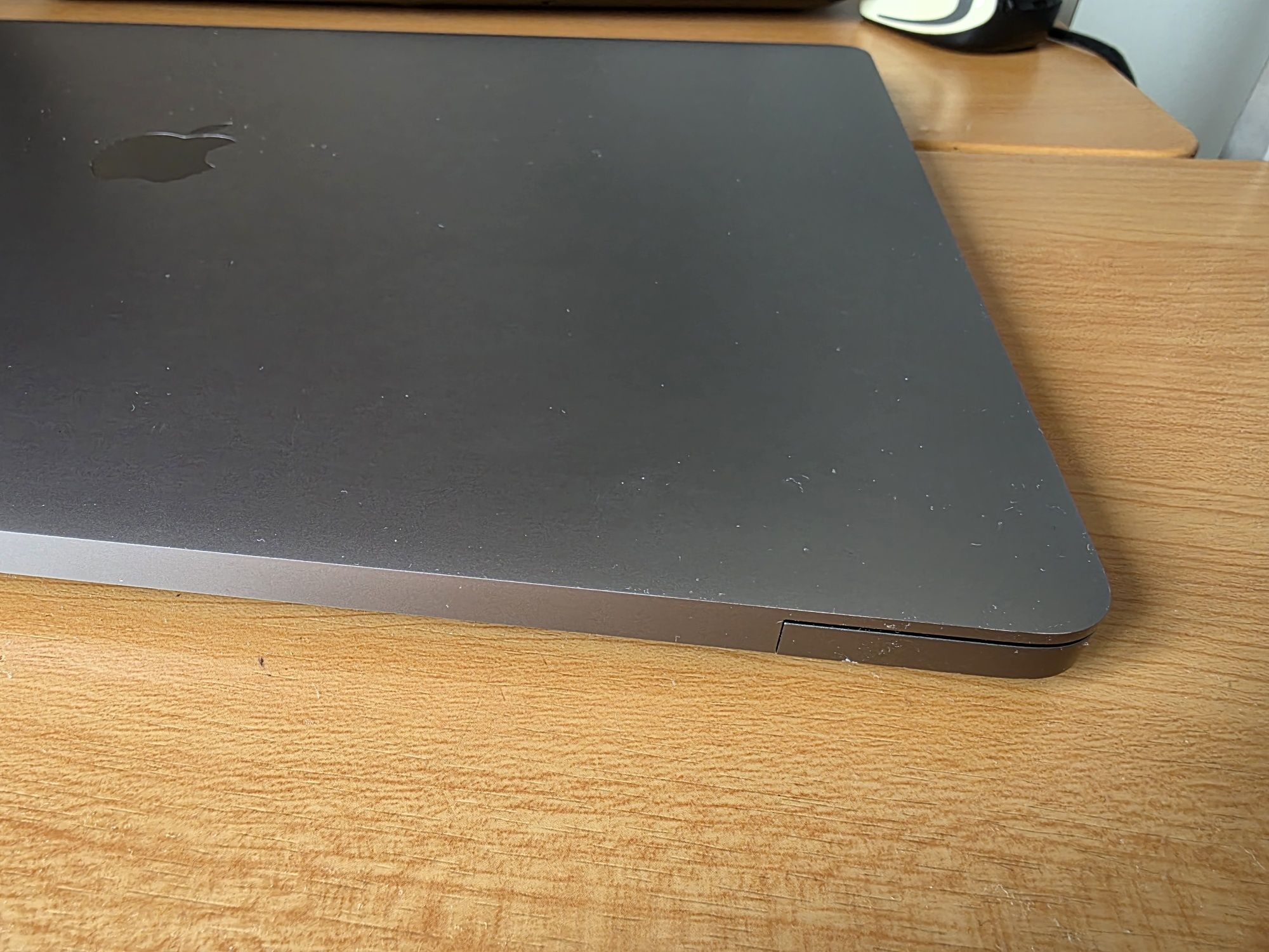 MacBook Pro 16" (2019) | i7 / 16GB / 512GB SSD