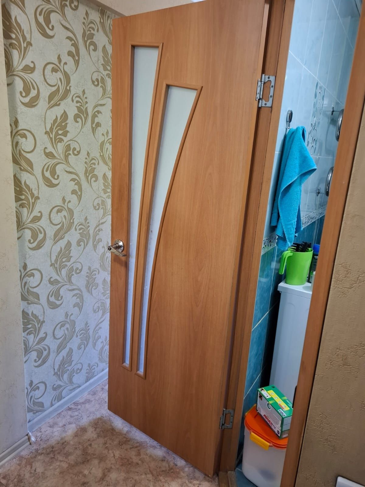 Двери межкомнатные б/у, размер 700 и  800 см, в хорошем состоянии.
