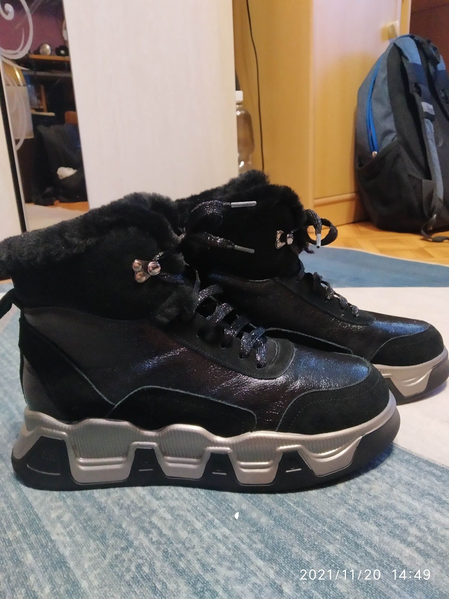 Женские ботинки зимние 38-39 размера
