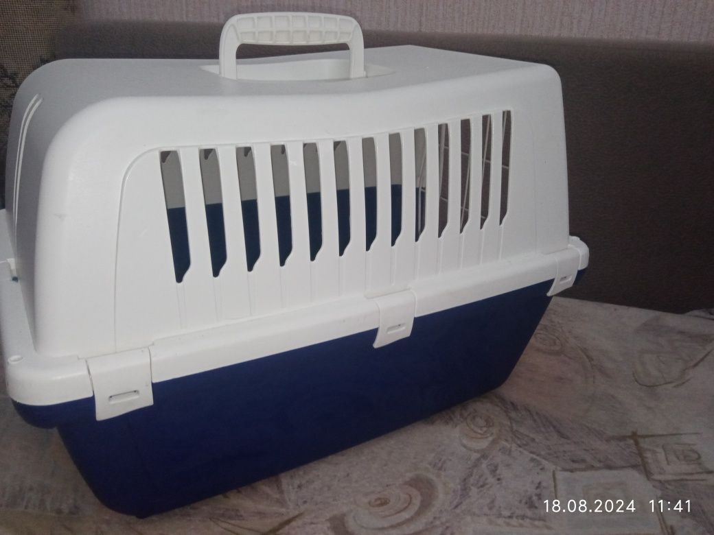 Продам пластиковую  переноску для животных