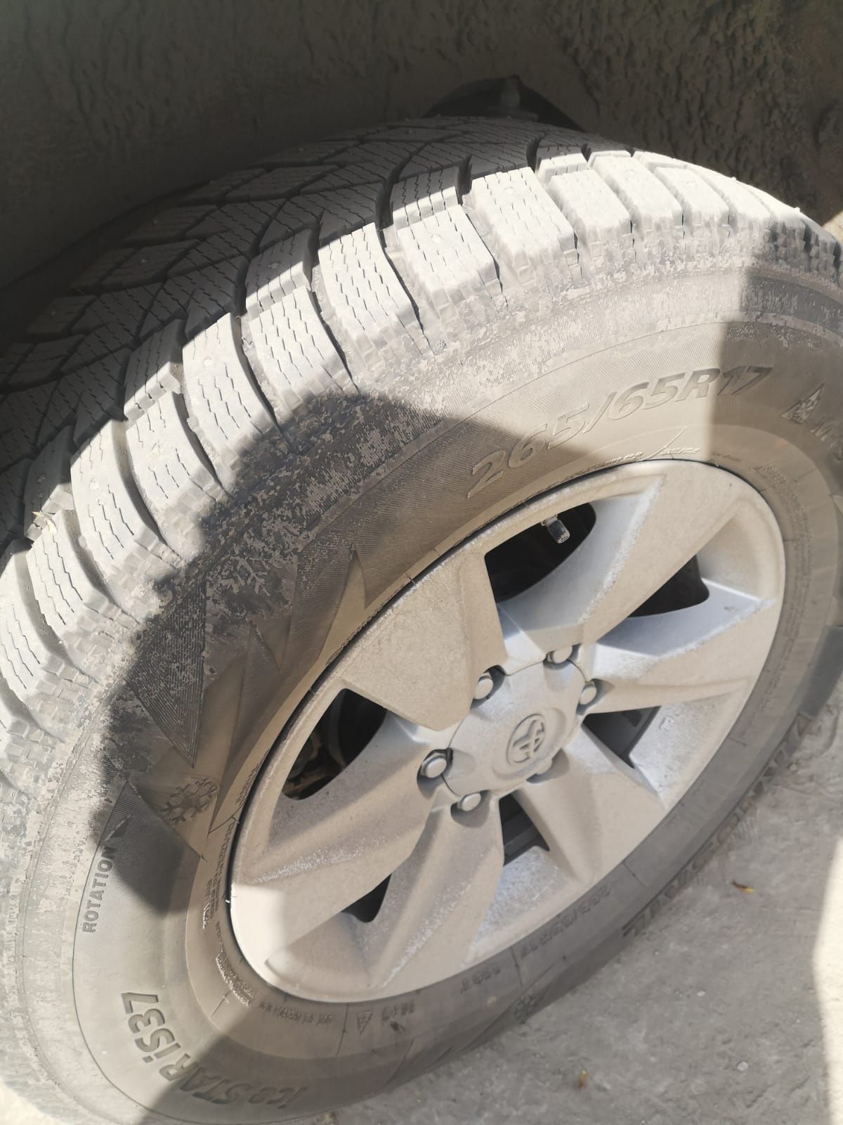 Шины 265/65 R17 отличное состояния