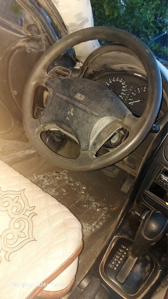 Продается Mitsubishi Carisma по запчастям!
