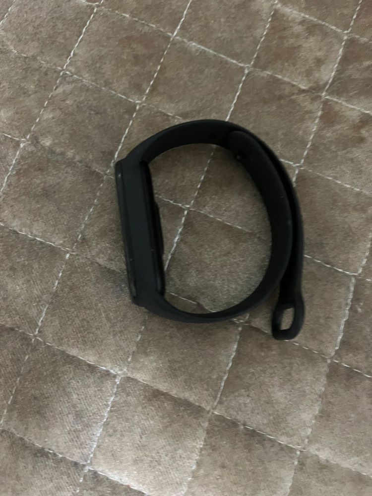 Mi band 6 в хорошем состояние