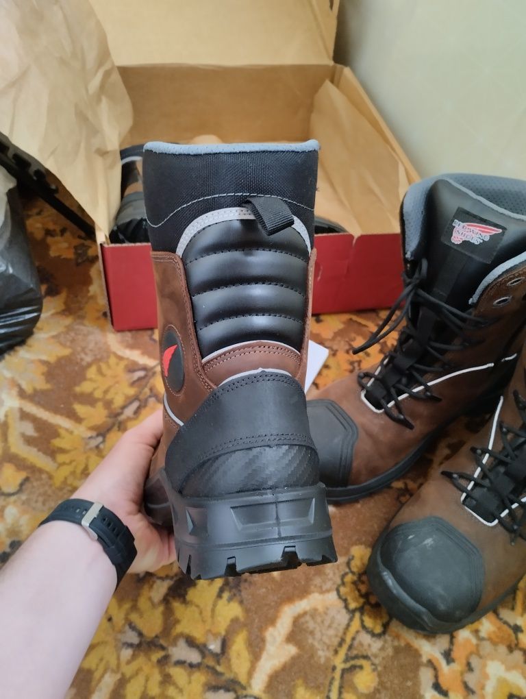 Продам сапоги Ред Винг.