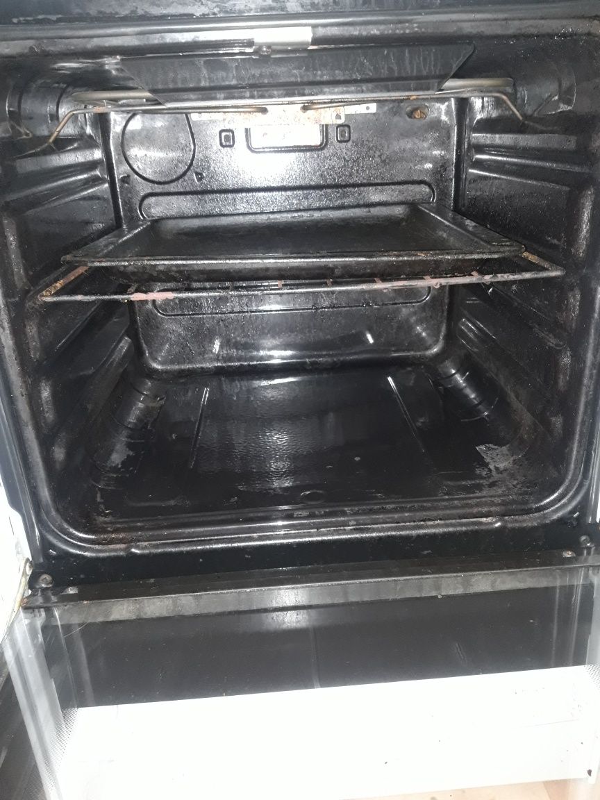 Срочно продам электрическую плиту Дарина
