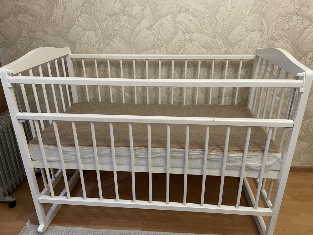 Продам детскую кроватку Орбита 4