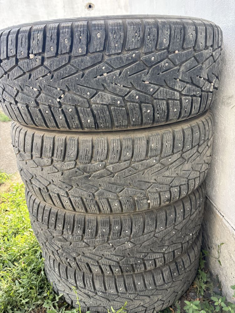 Продается шина Nokian 205/65/16