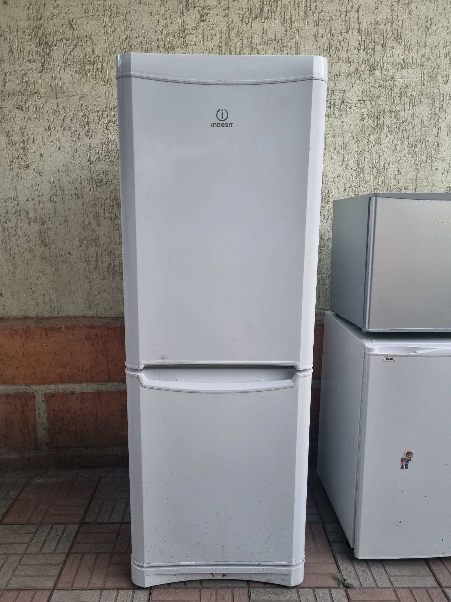 Холодильник INDESIT