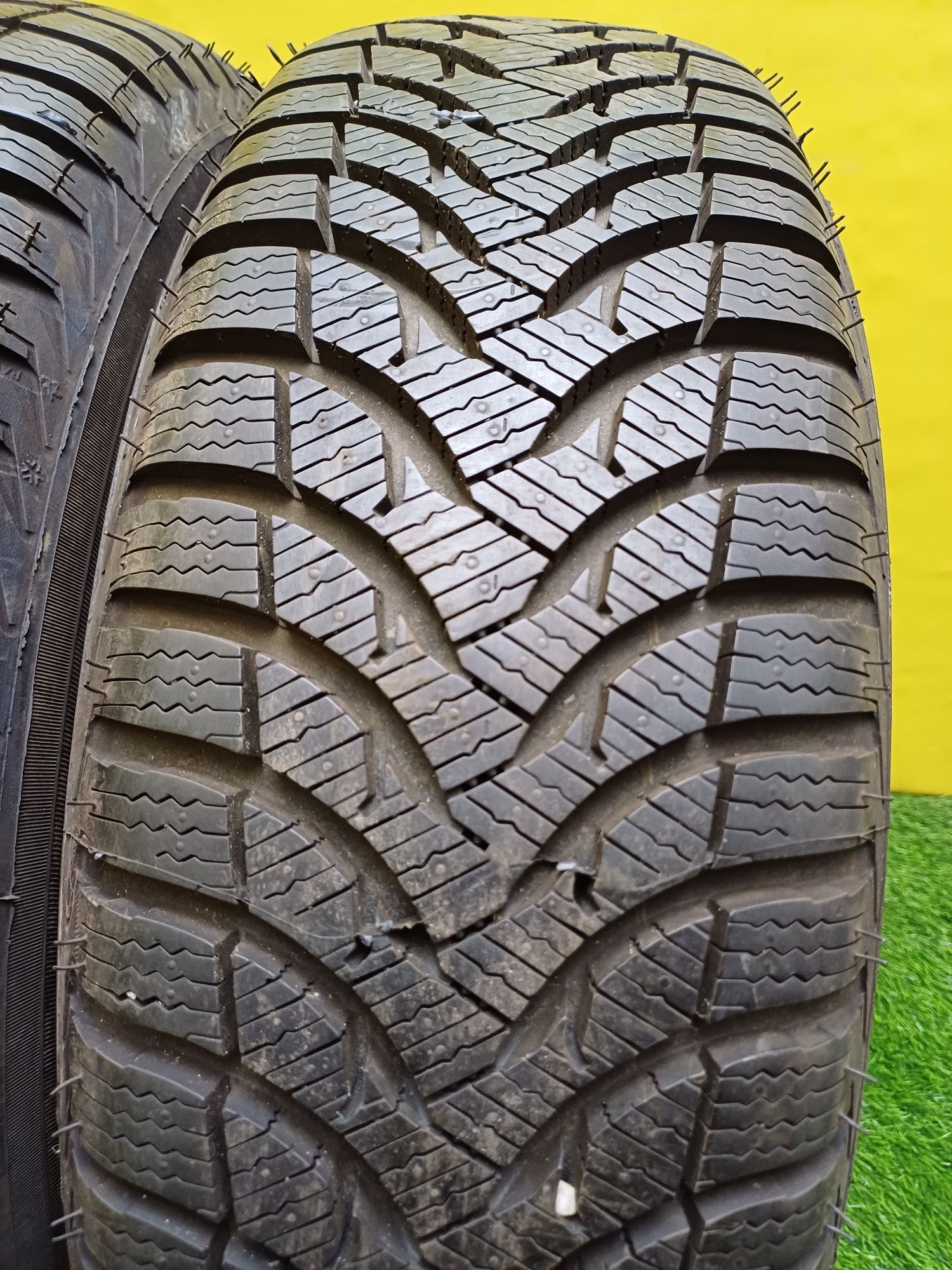 Шины 175/65/R15 Michelin комплект.