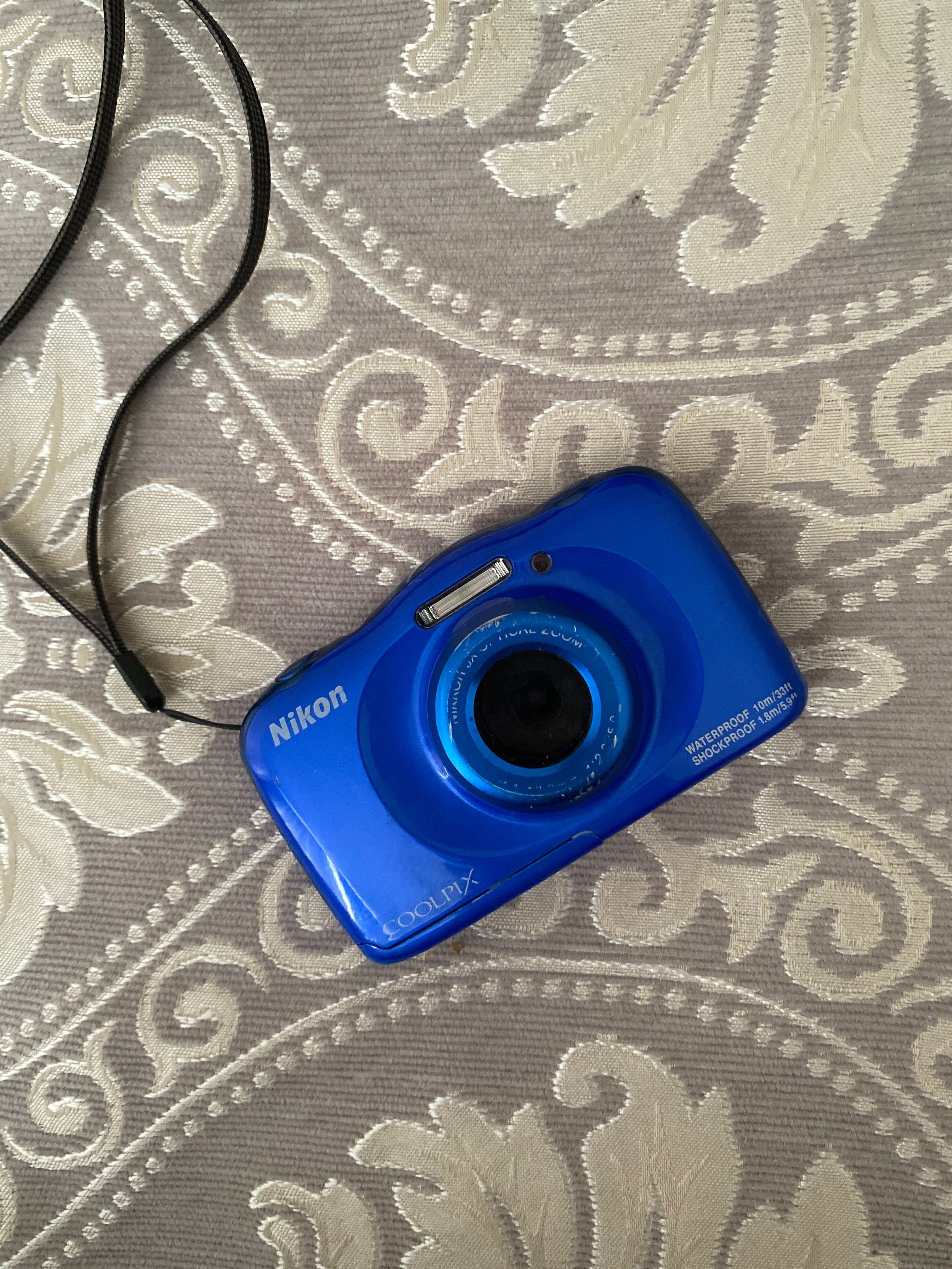Цифровая фотокамера Nikon COOLPIX W100
Водонепроницаемая