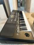 Продам синтезатор KORG PA 600