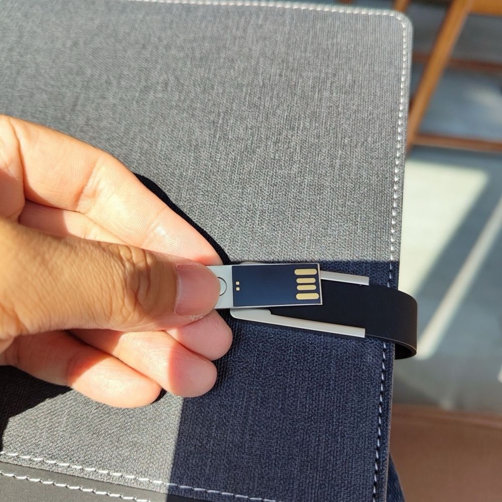 Ежедневник с Power bank