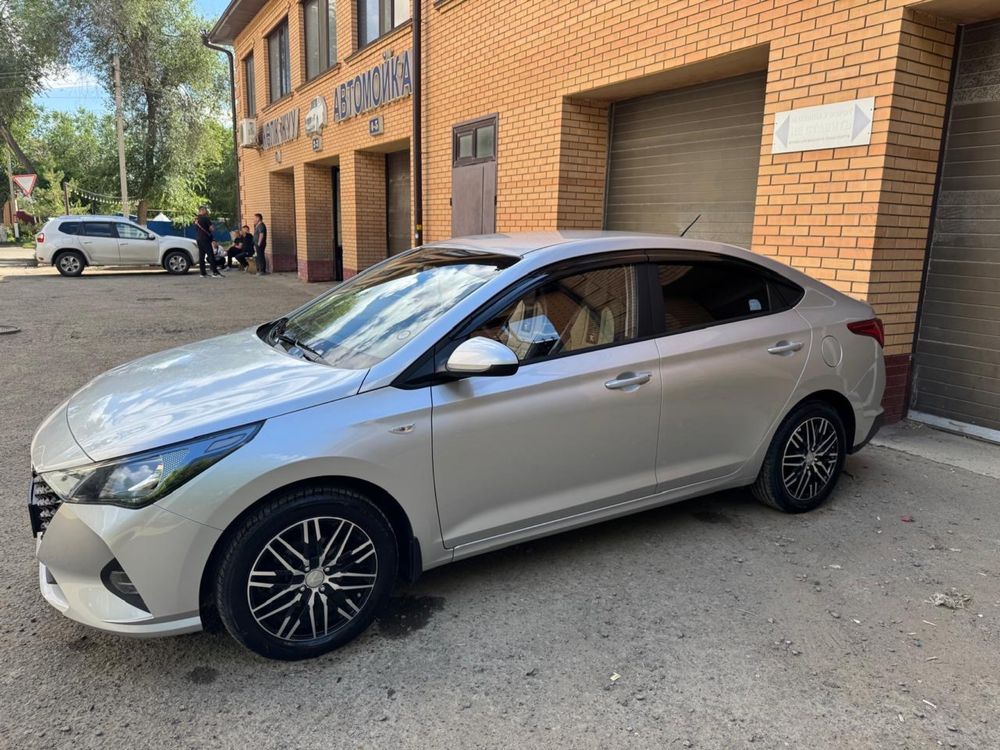 Hyundai Accent 2023, автомат, отличное состояние, на гарантии