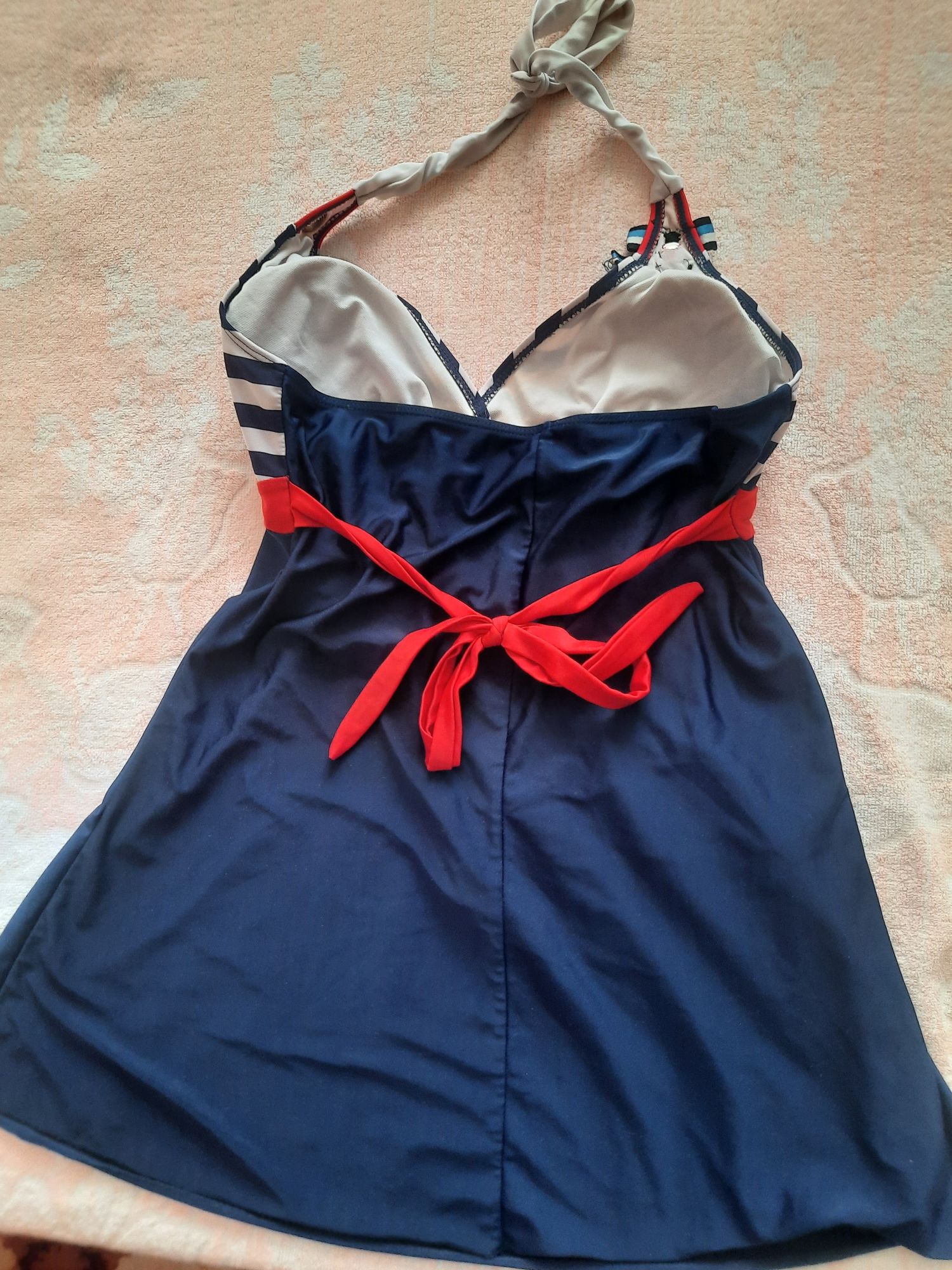 Продам женский купальник р.48