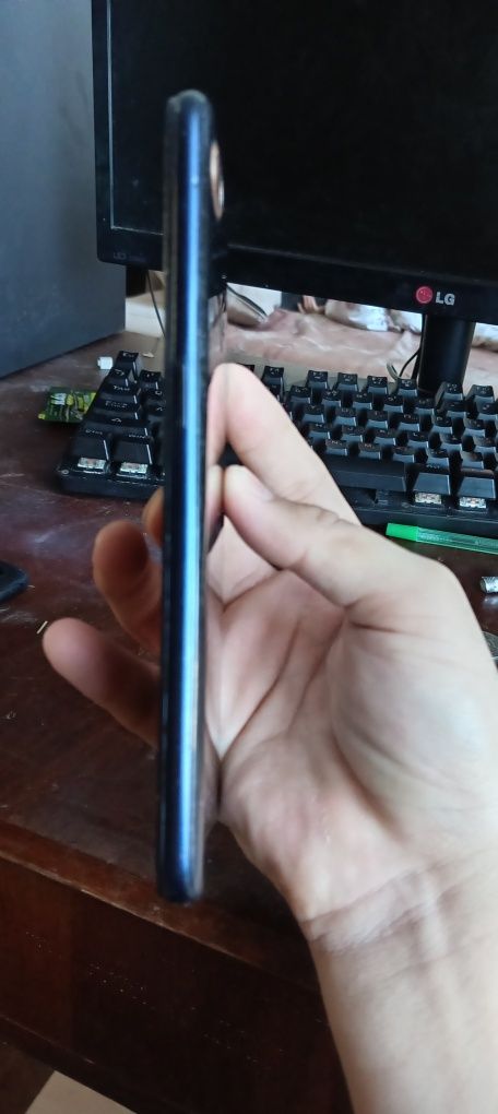 Продам телефон oppo a5s