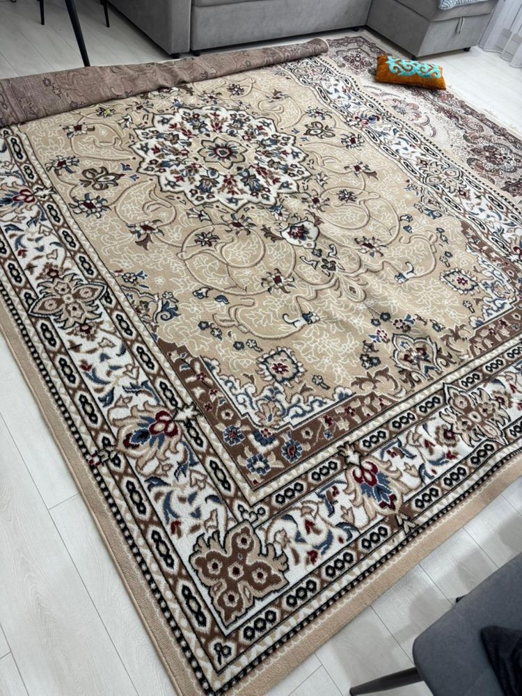 Продам Ковер  250х400 см.