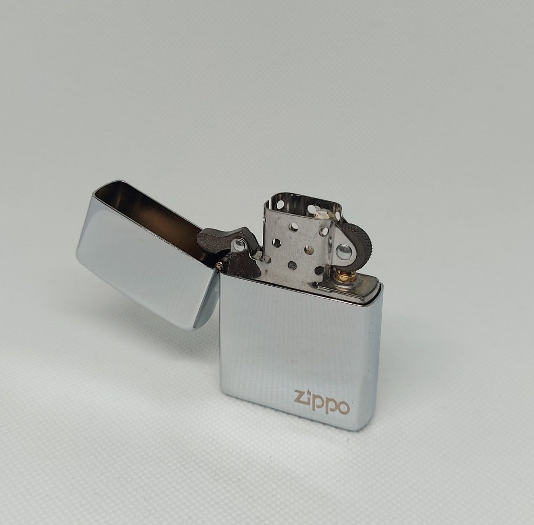 Зажигалка Зиппо. Бензиновая зажигалка на подарок. Zippo original lux