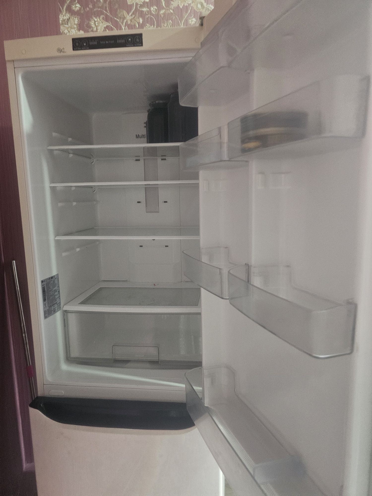 Продаётся холодильник сгорел плата