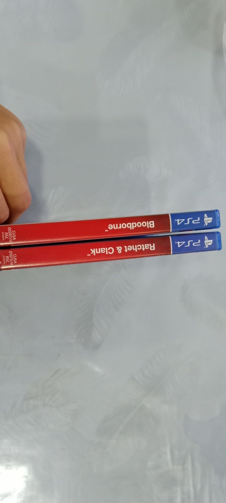 Продам 2 диска в идеальном состоянии играли окуратно интересные игры